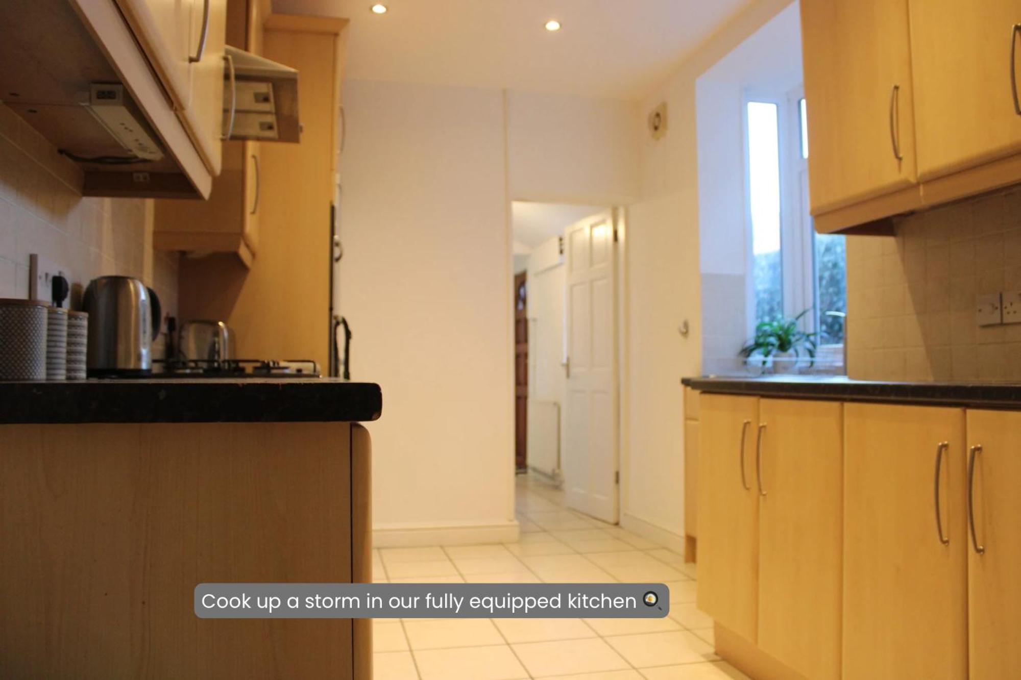 Tennyson Street Central- Spacious 5 Bedroom House, Perfect For Short & Long #business #leisure #contractors #relocators