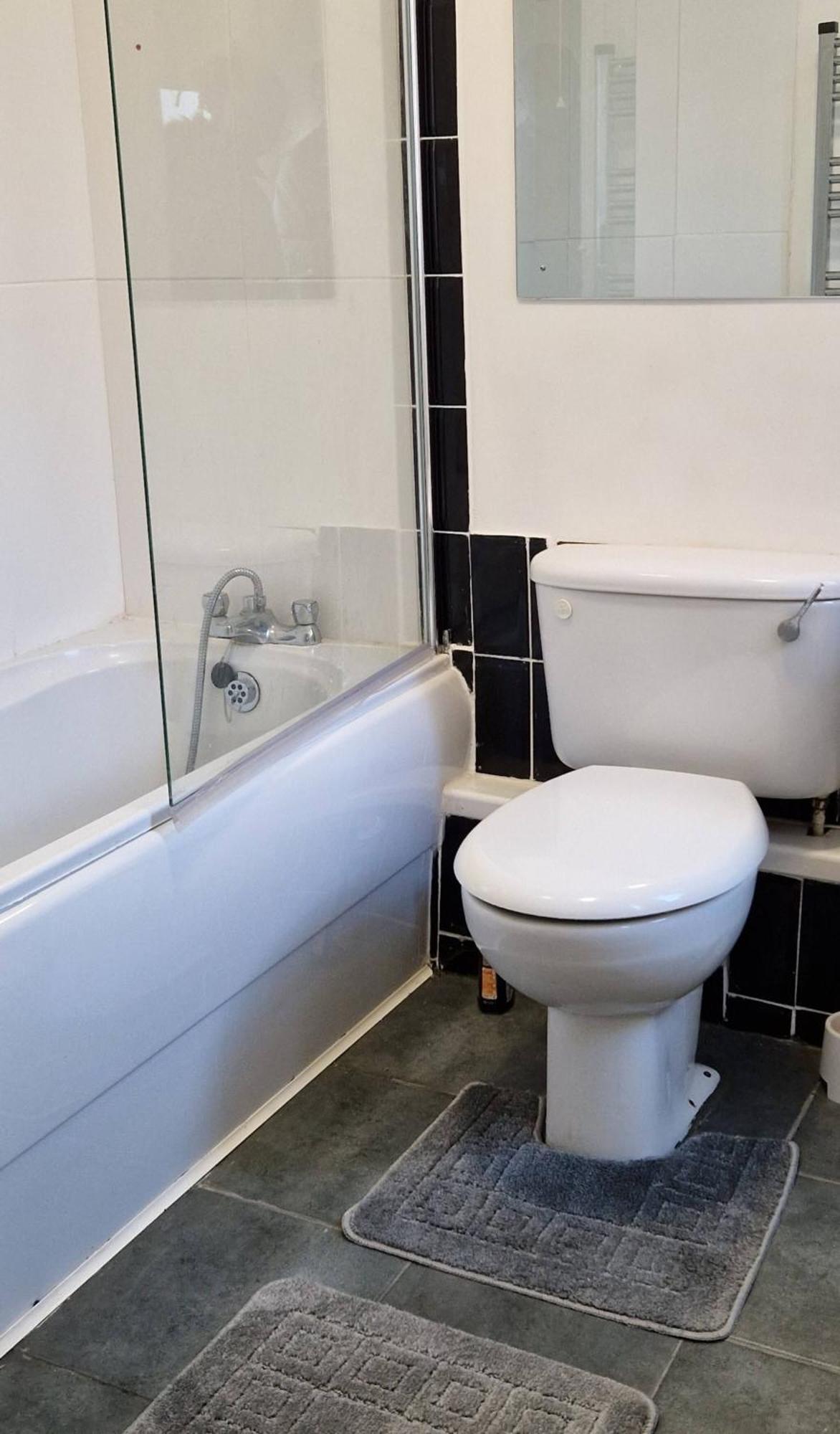 Spacious 1 Bedroom Near Centre Amenities Lincoln