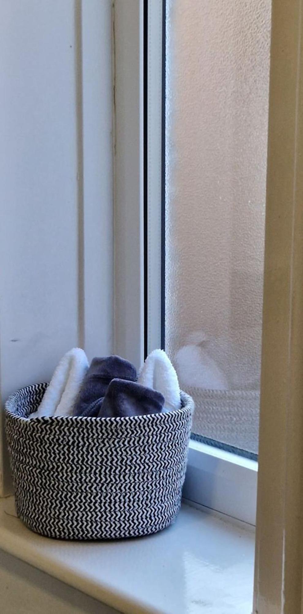 Spacious 1 Bedroom Near Centre Amenities