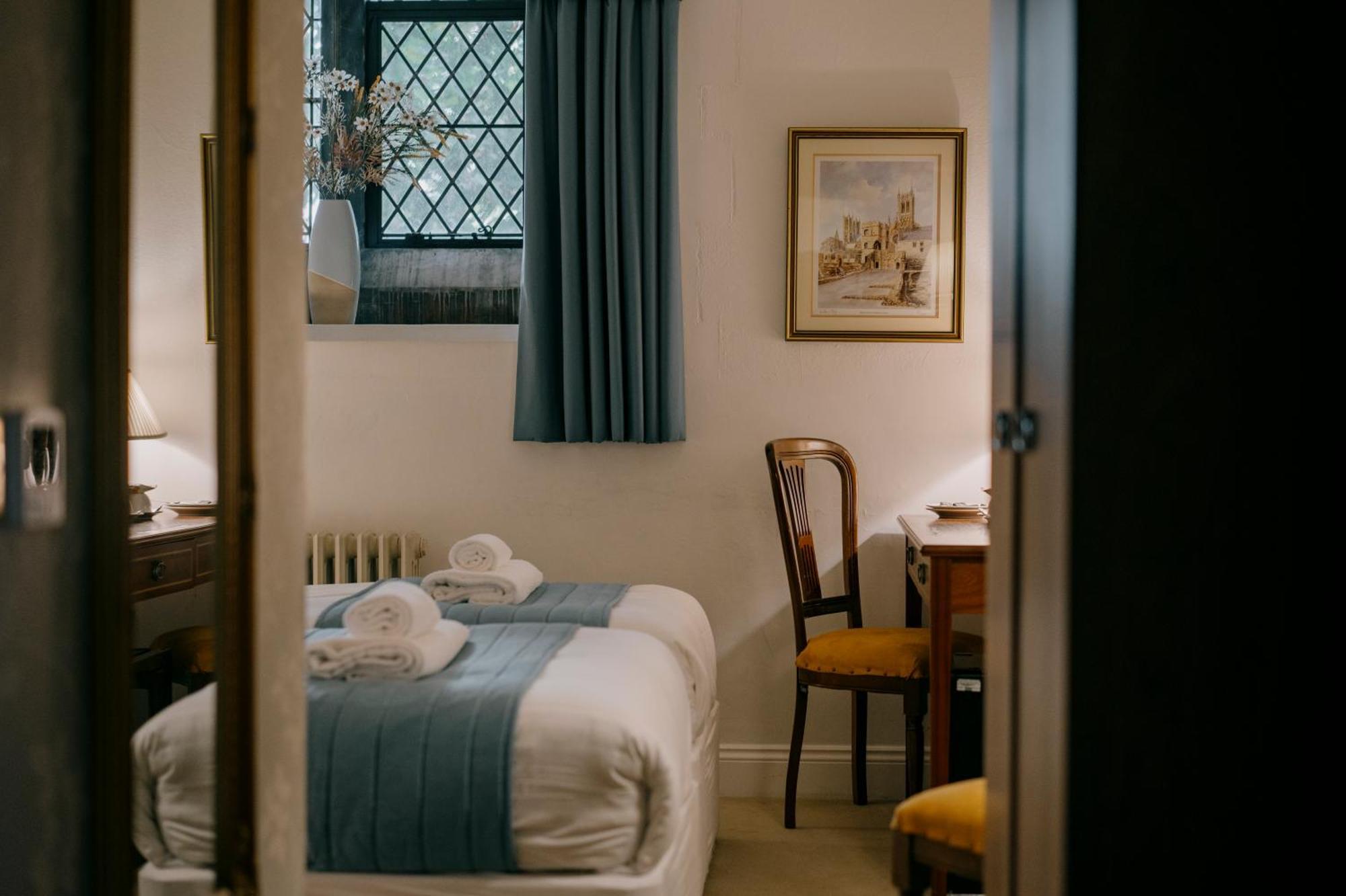 The Old Palace 3*