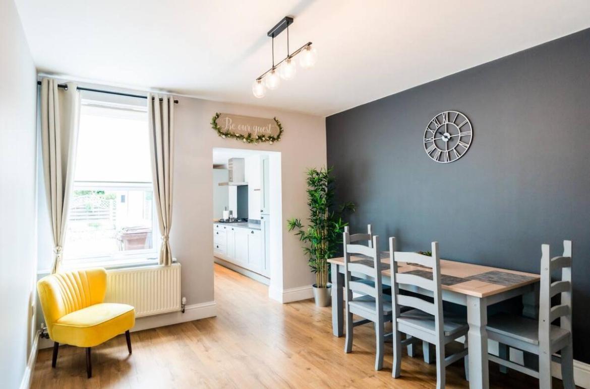Holiday home Spacious In - Steeple View House, Sleeps 4, Free Parking
