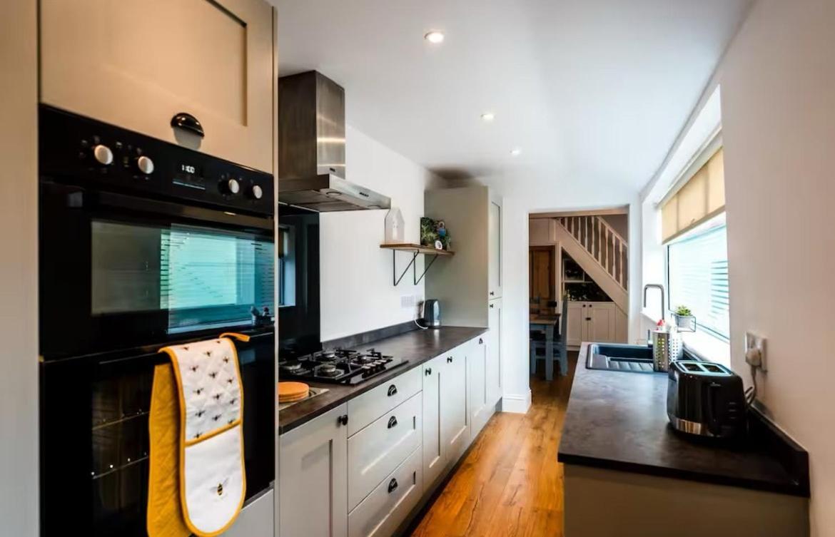 Holiday home Spacious In - Steeple View House, Sleeps 4, Free Parking