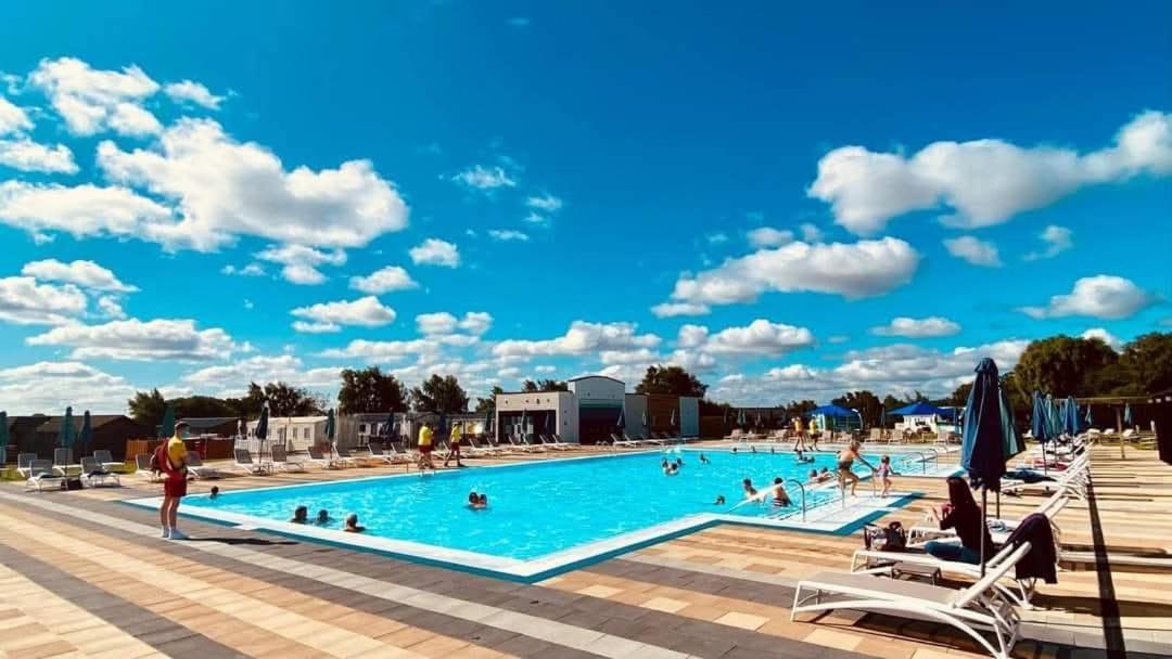 Luxury Caravan With Hot Tub On Tattershall Lakes * Lincoln