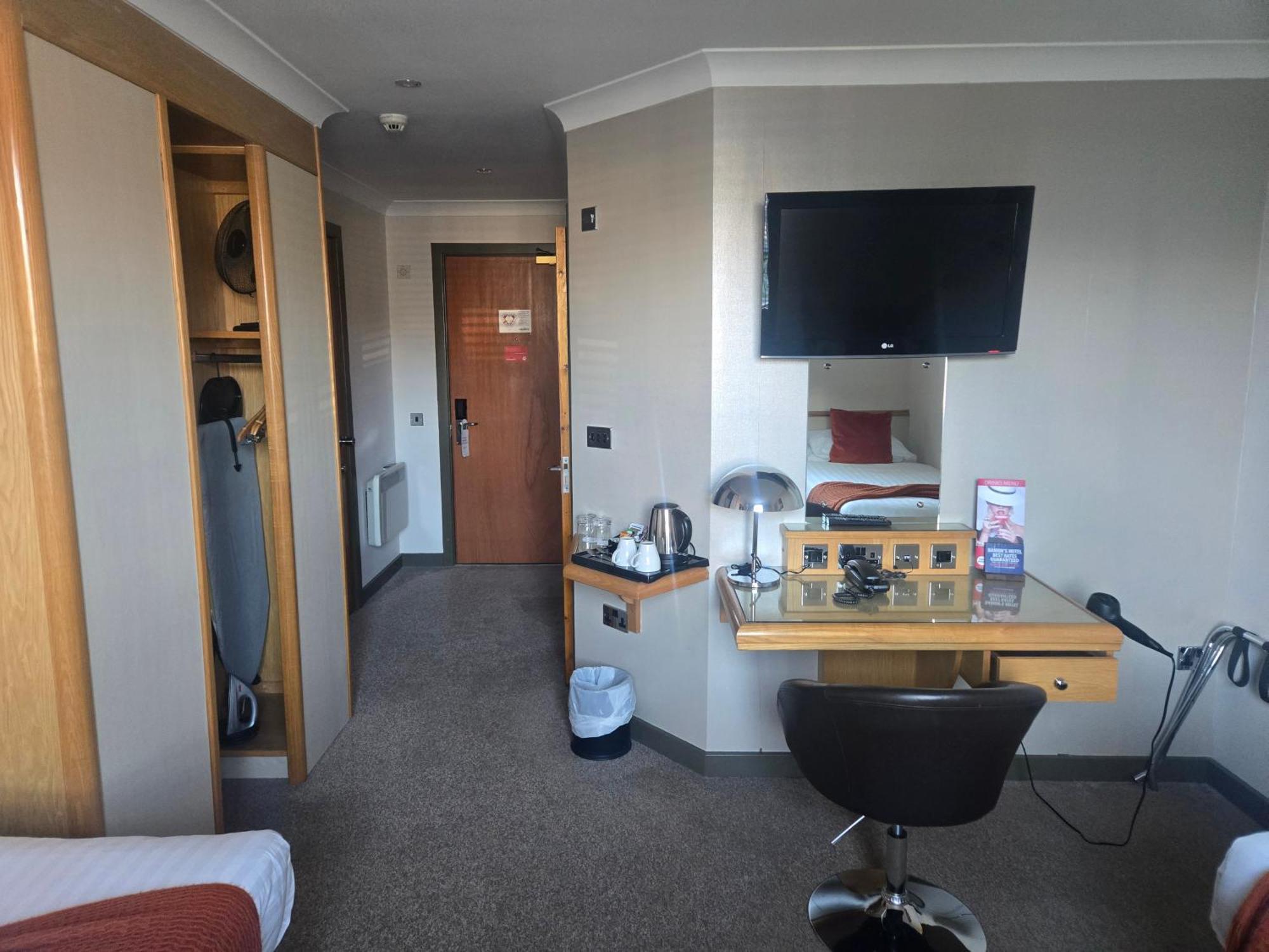 Hotel Damon's 4*