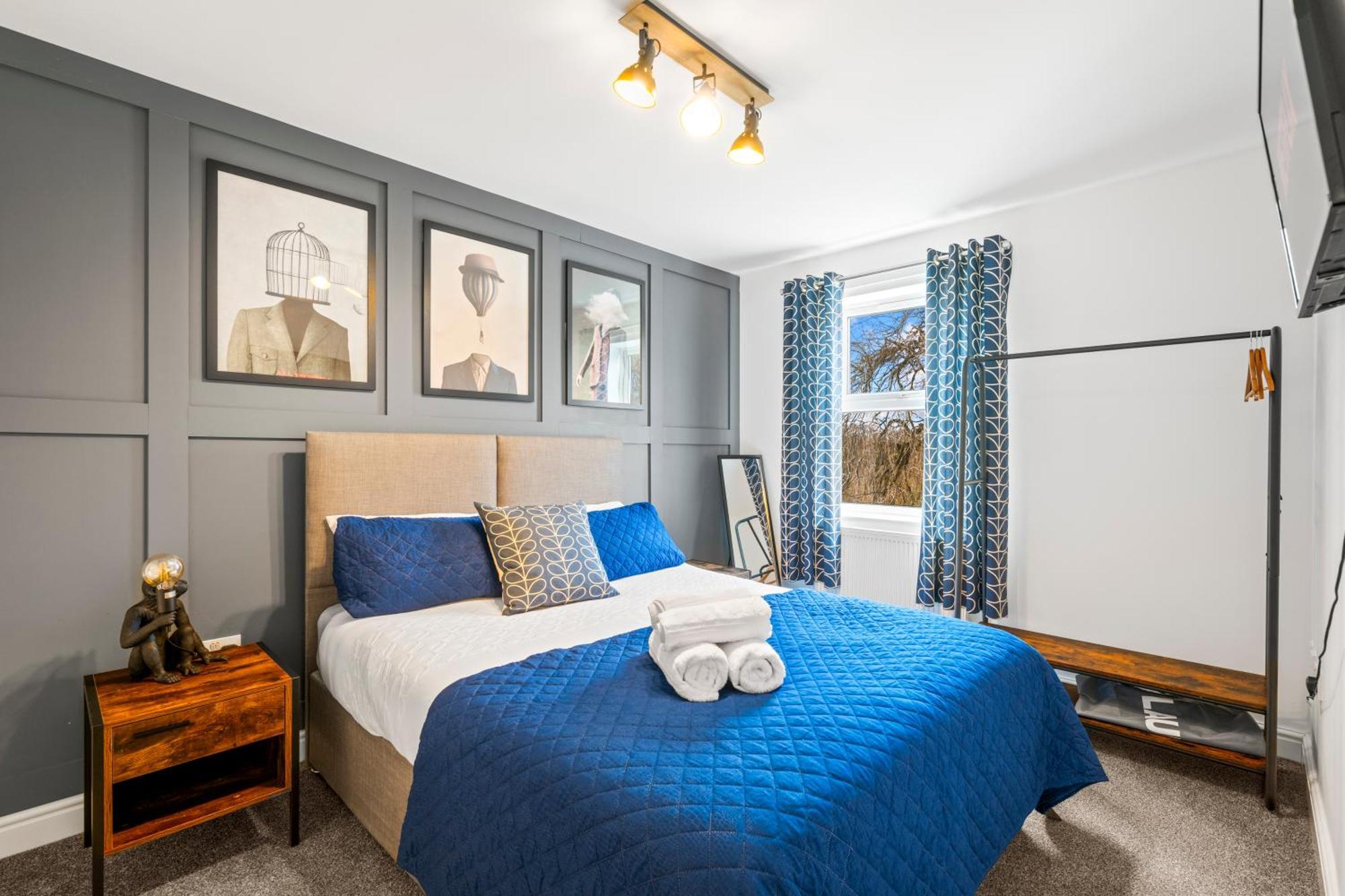 4 Bed Luxury Townhouse - Parking - Holiday home