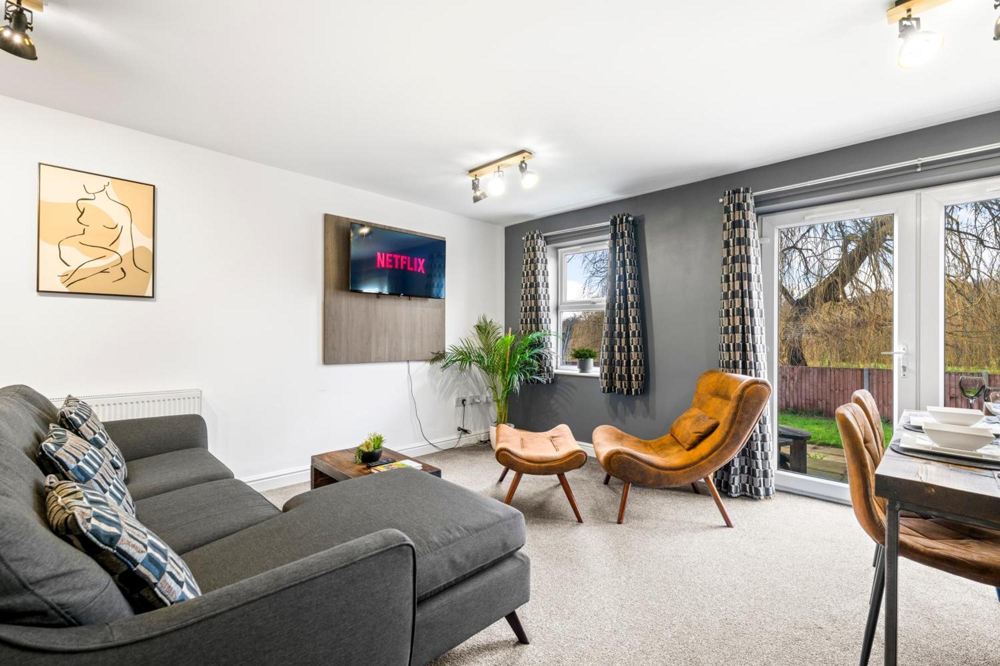 4 Bed Luxury Townhouse - Parking - Holiday home
