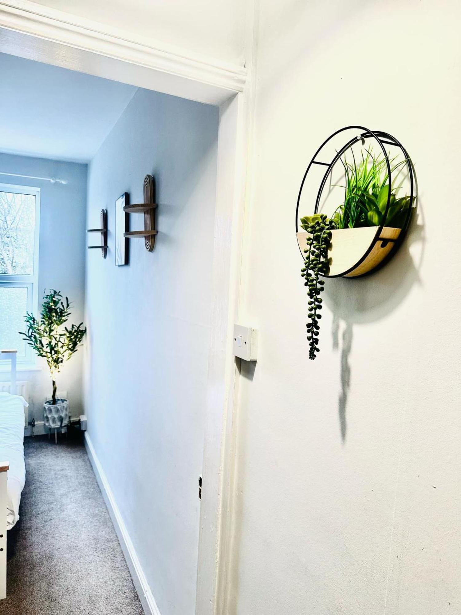 Three Bedroom House Lincoln 10 Mins Walk To Brayford Wharf And Free Parking Apartment *
