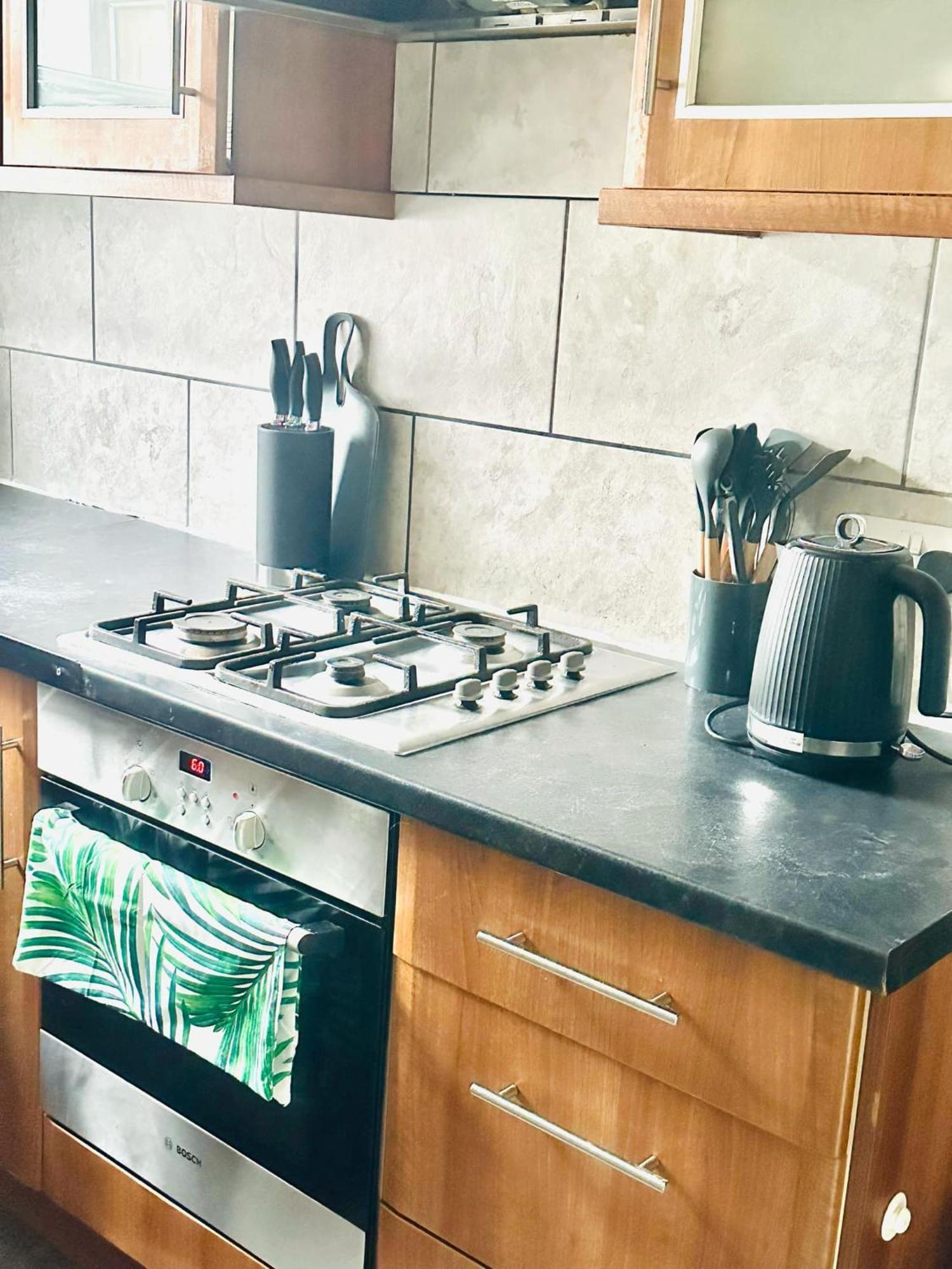 Apartment Three Bedroom House Lincoln 10 Mins Walk To Brayford Wharf And Free Parking *