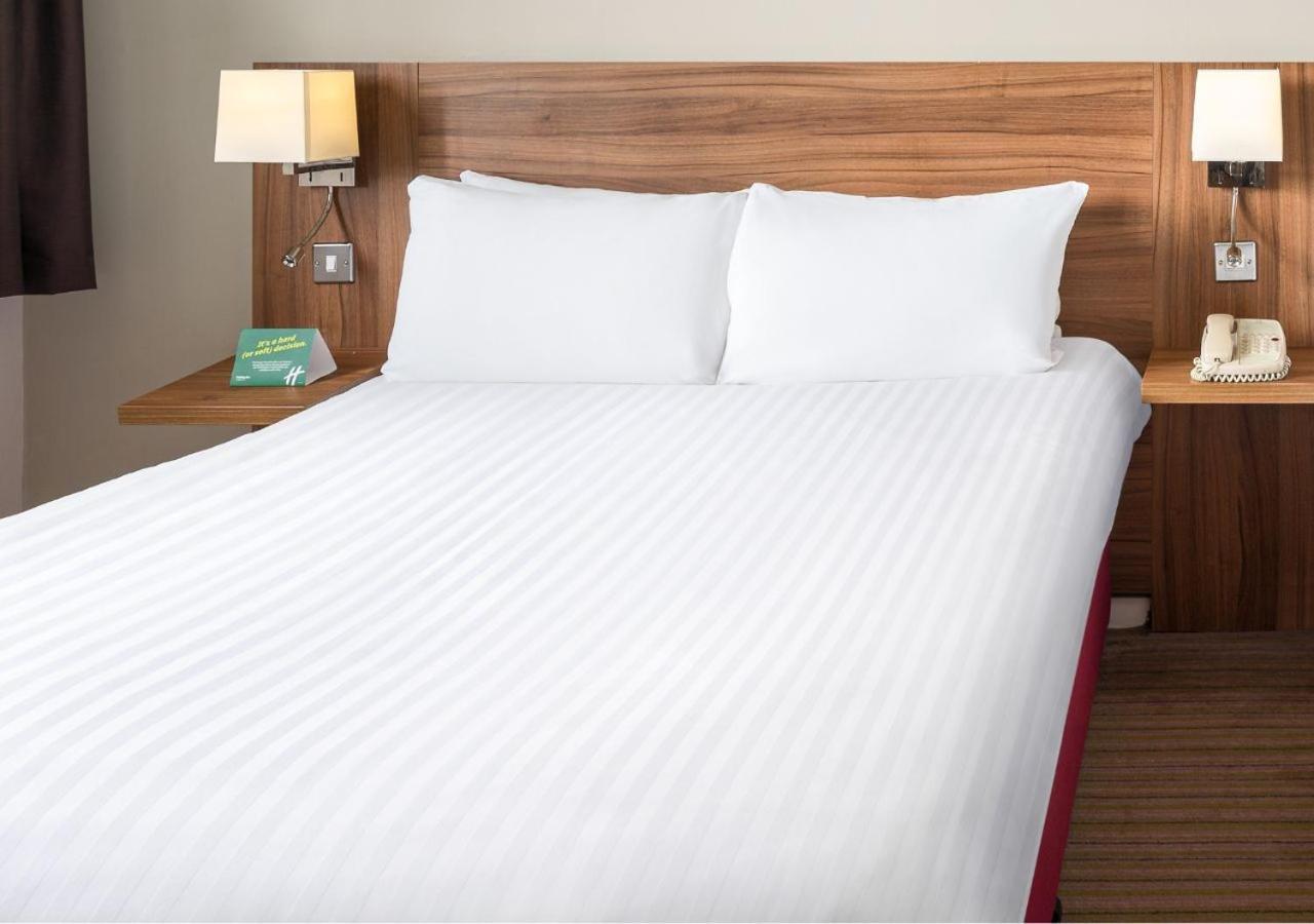 By Ihg