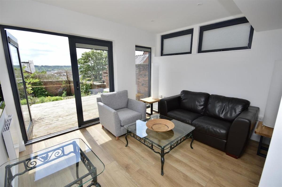 Stylish And Private In The Cathedral Quarter *