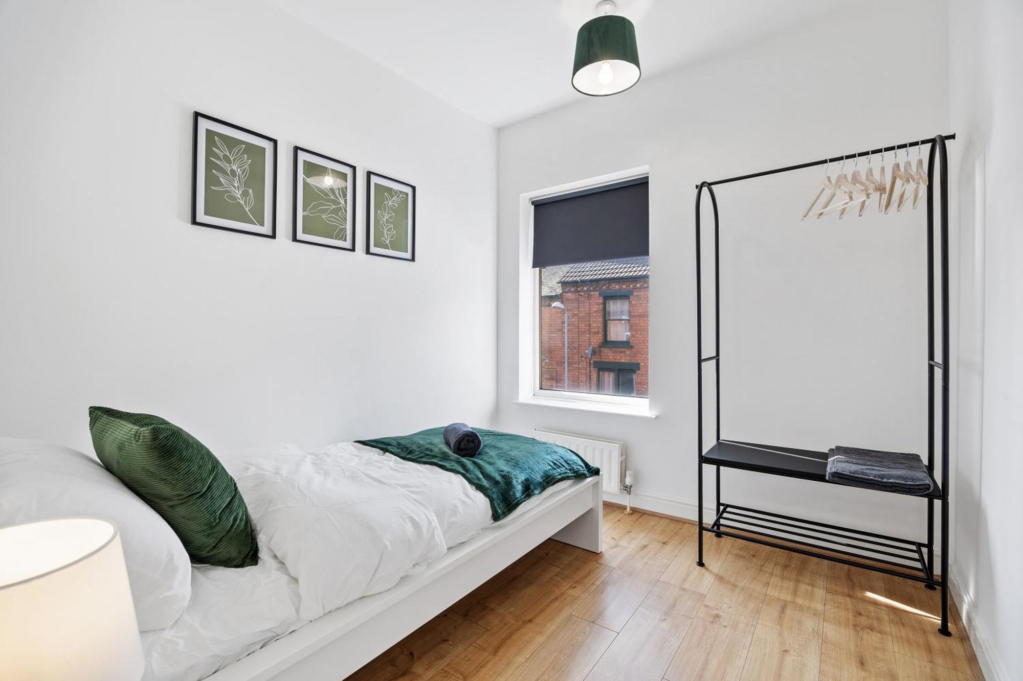 Perfect Home For Business & Leisure With Free Parking And Fast Wi-Fi *
