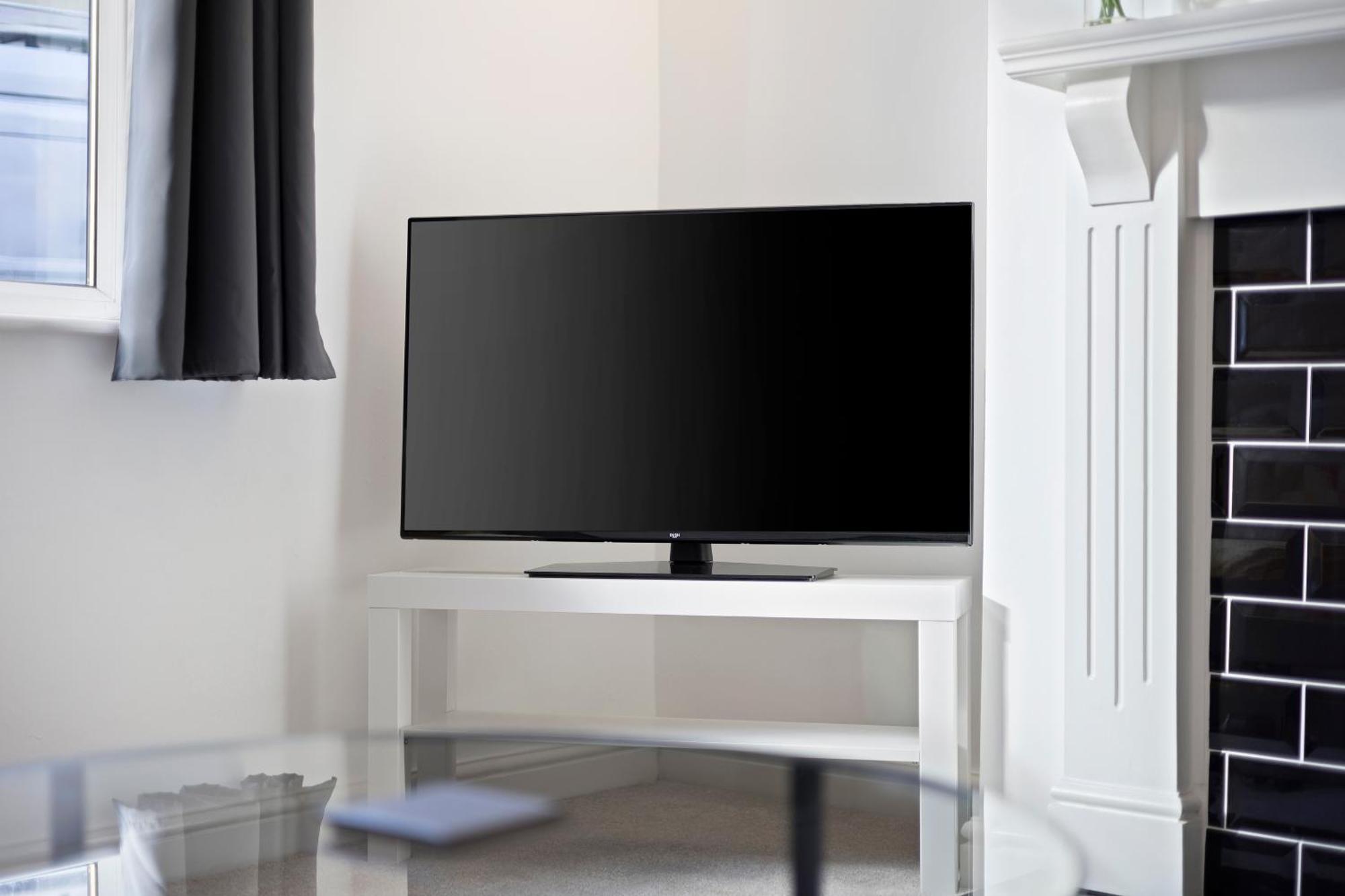 Perfect Home For Business & Leisure With Free Parking And Fast Wi-Fi