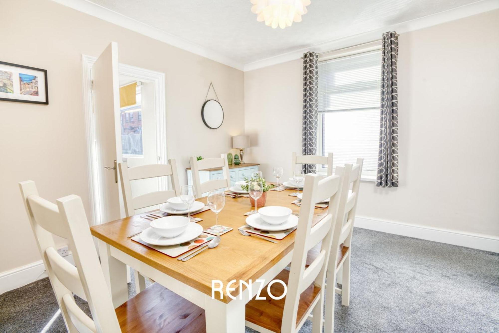 Bright And Warm 3-beds In By Renzo, Driveway Parking, Sleeps 6! Apartment