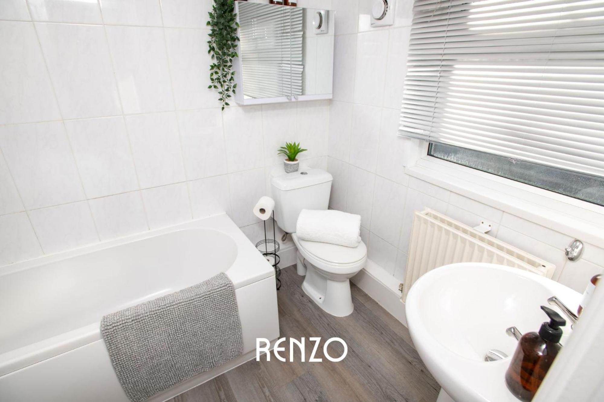 Bright And Warm 3-beds In By Renzo, Driveway Parking, Sleeps 6! Lincoln