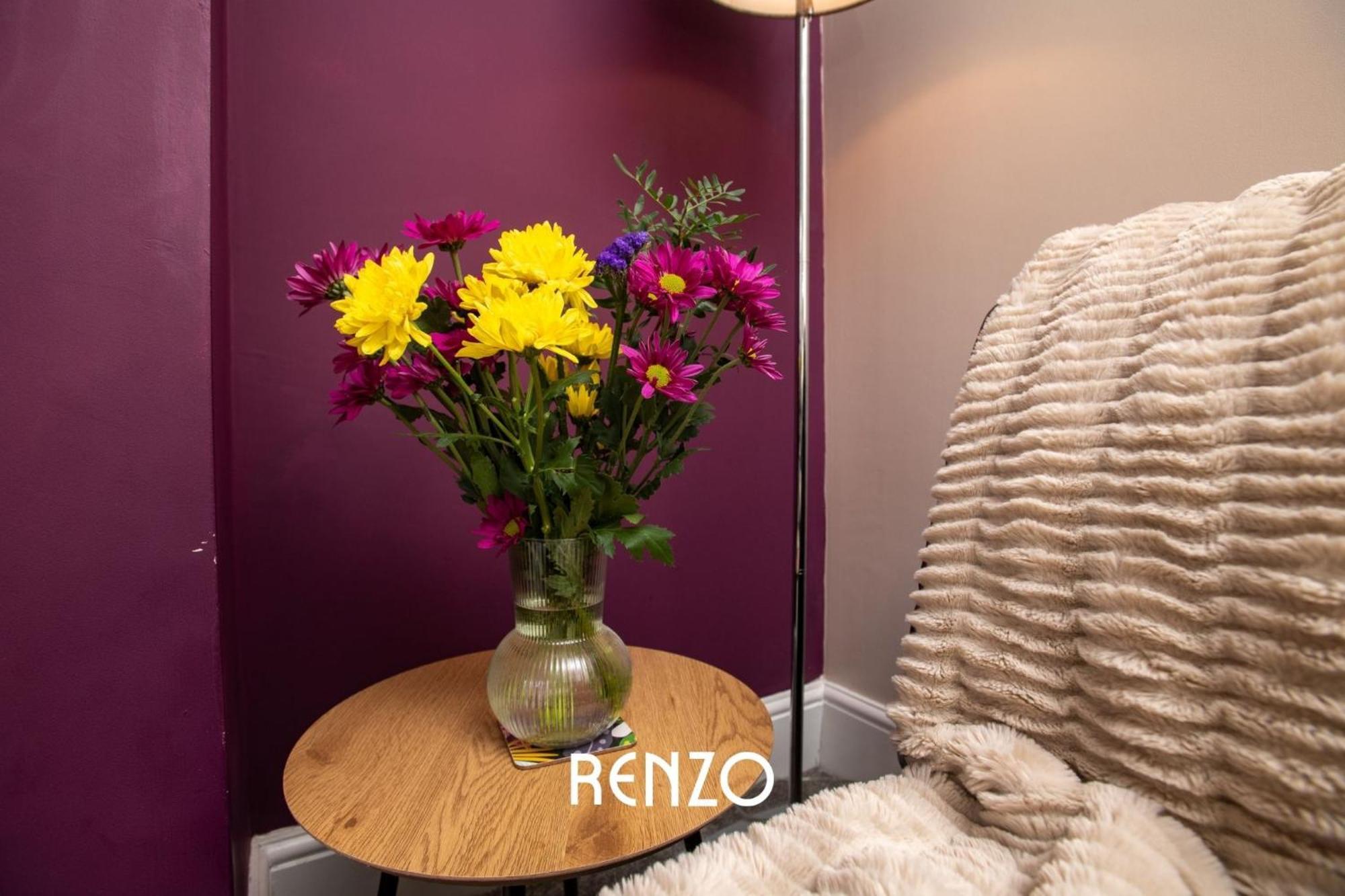 Bright And Warm 3-beds In By Renzo, Driveway Parking, Sleeps 6! * Lincoln