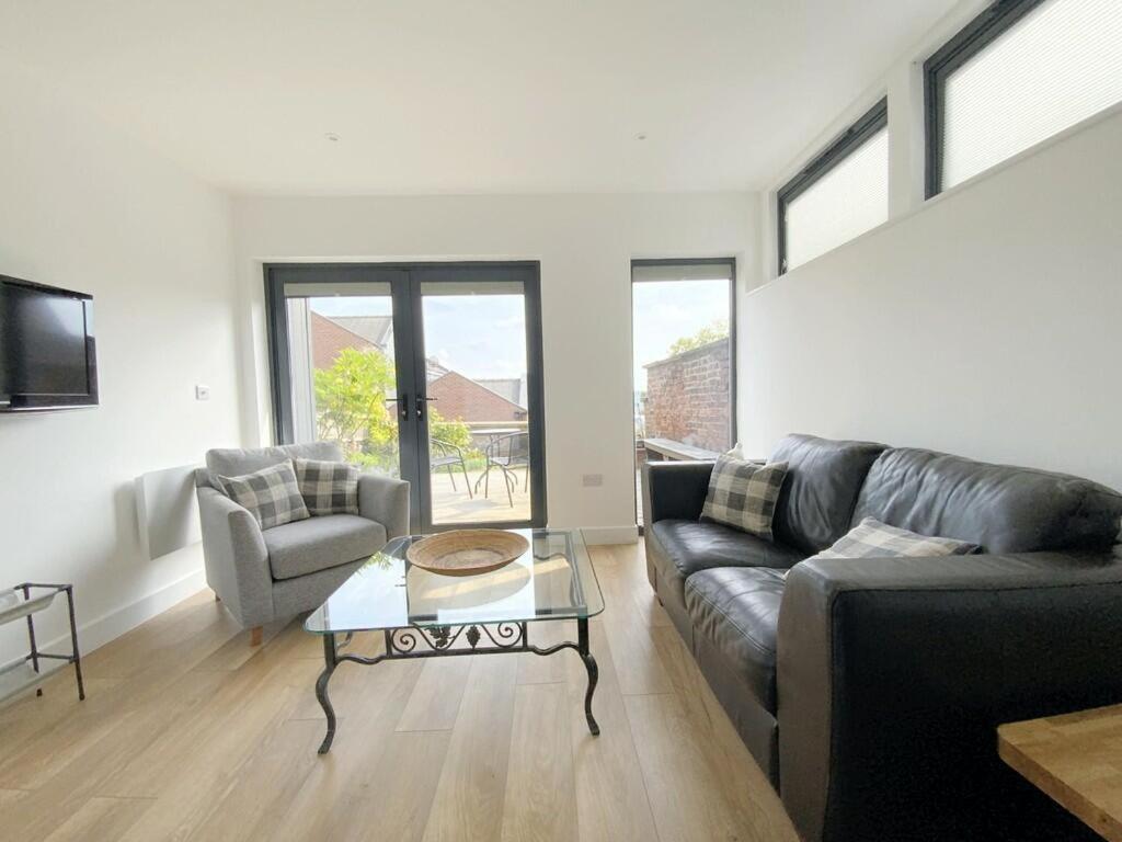 Stylish And Private In The Cathedral Quarter Holiday home