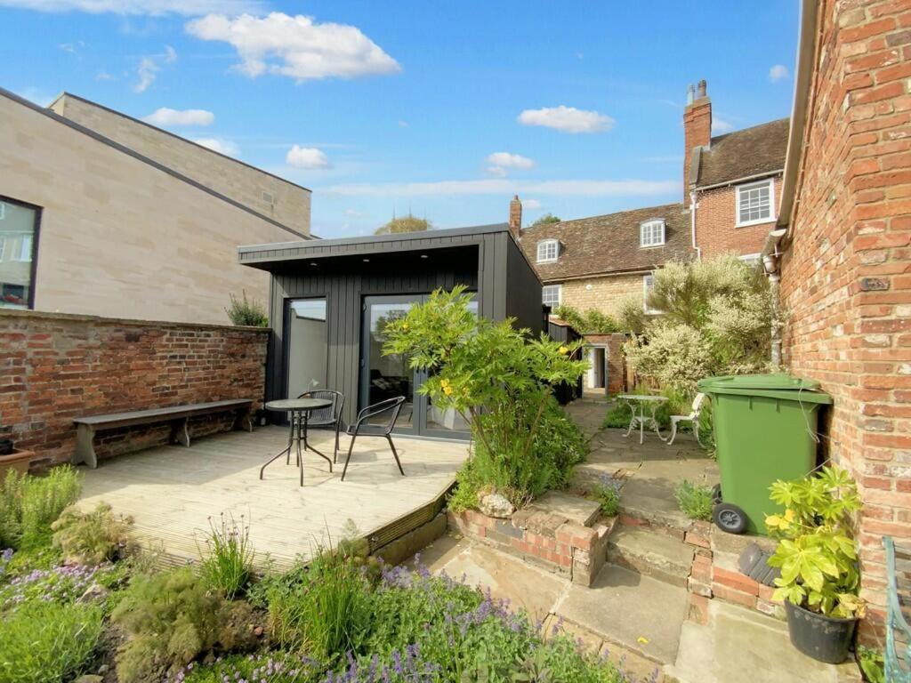 Stylish And Private In The Cathedral Quarter Holiday home