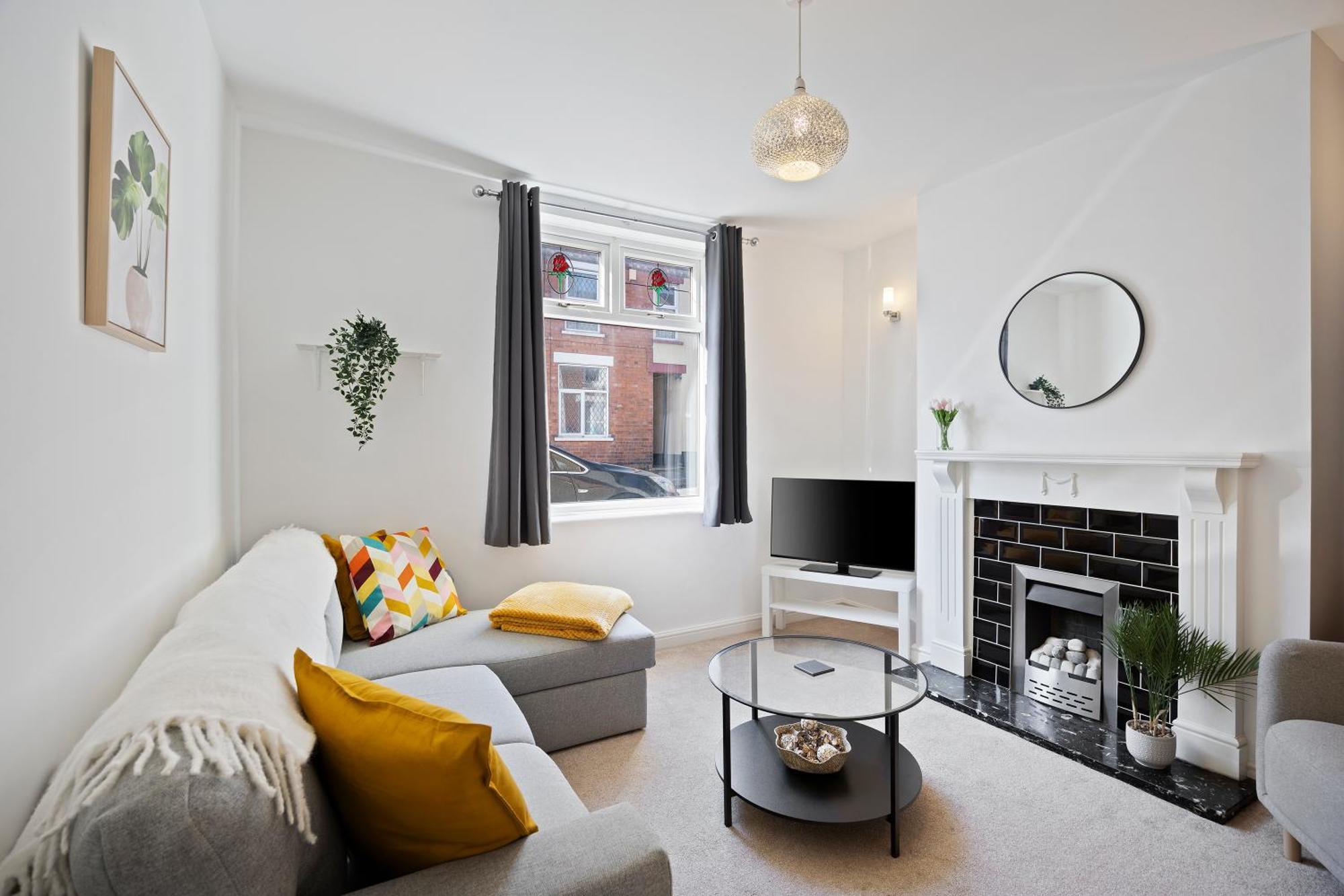 Perfect For Business & Families With Free Parking And Fast Wi-fi * Lincoln