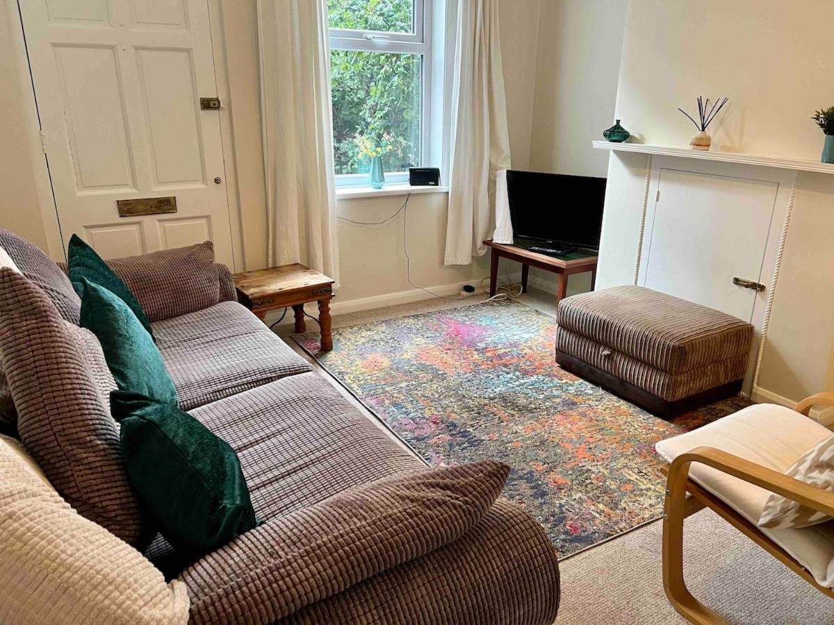 Charming Victorian Terrace, Near Castle *
