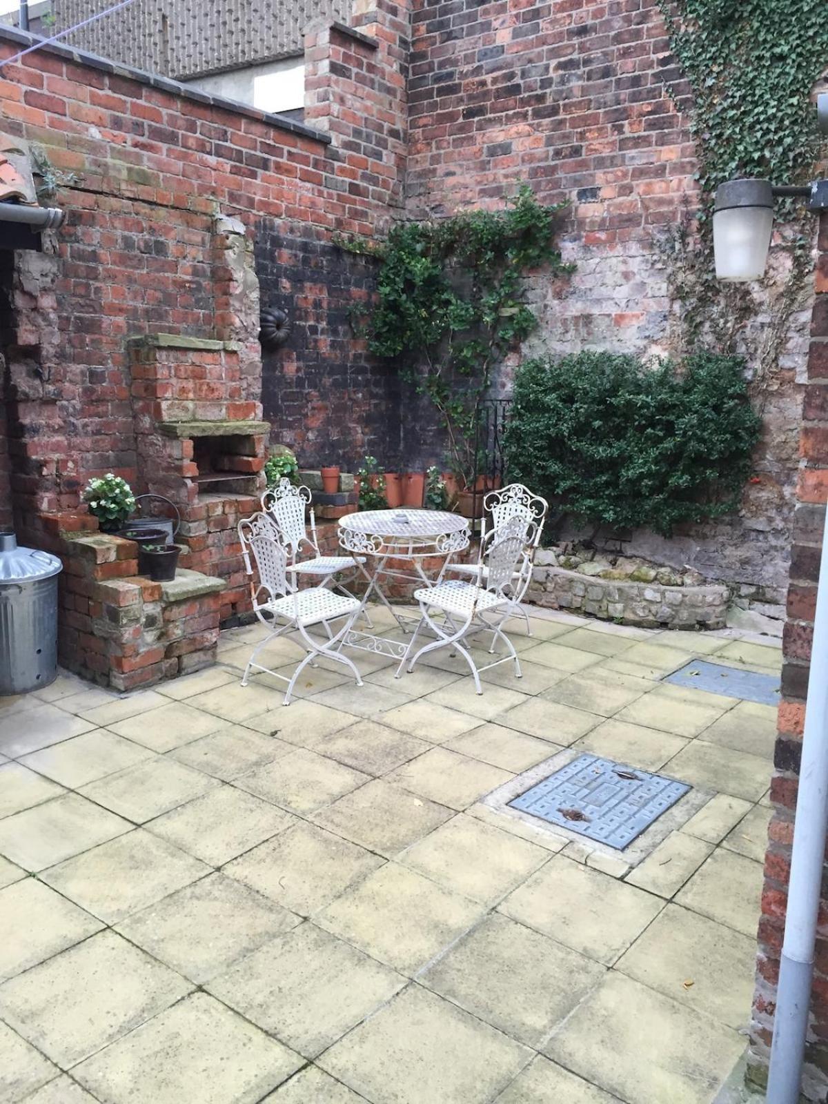 Charming Victorian Terrace, Near Castle Holiday home