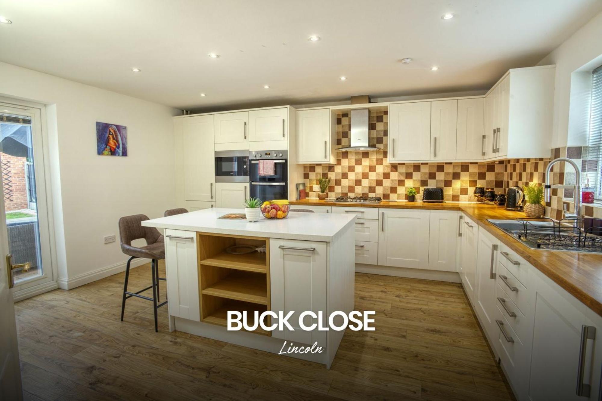 Apartment Incredible And Charming 4-bed In By Renzo, Free Parking, Close To Hospital!