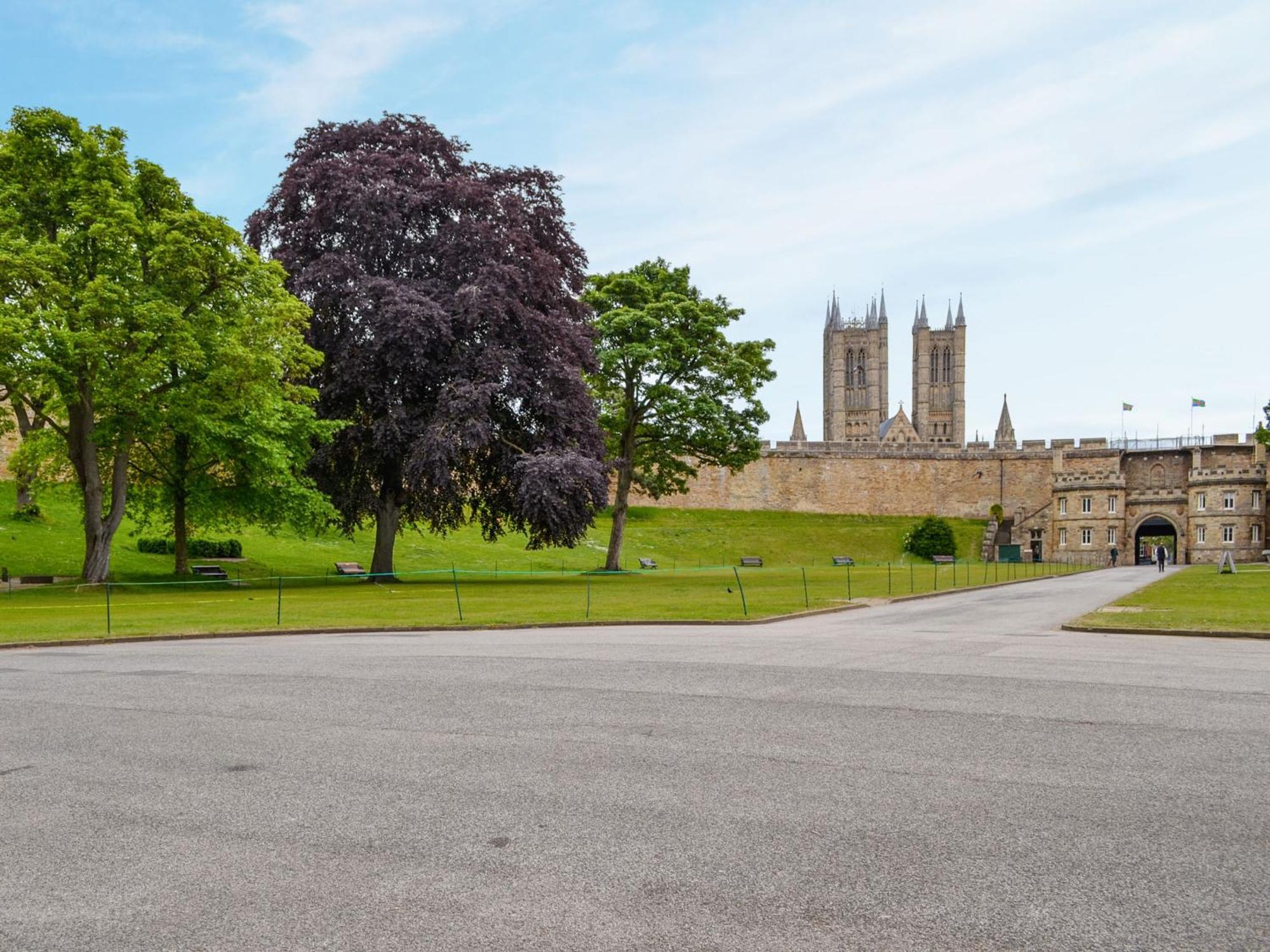 Castle View - Uk48125