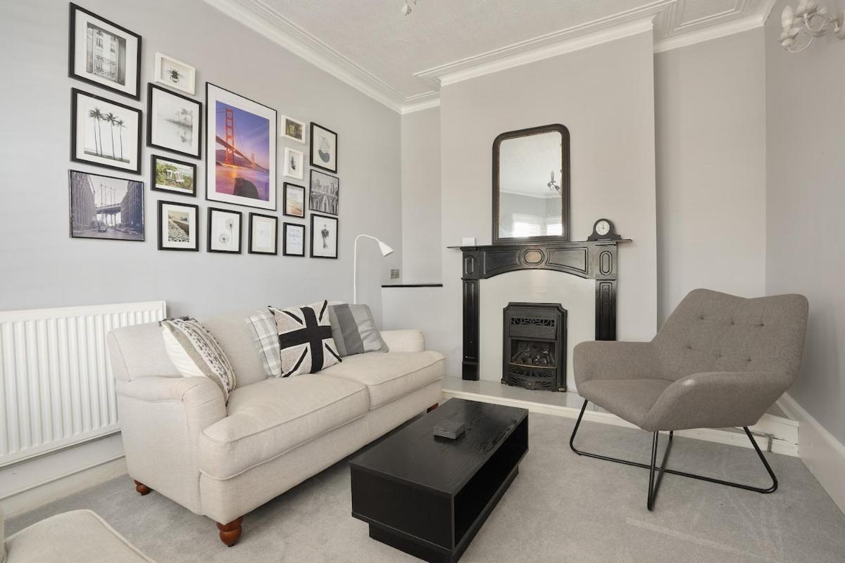 Charming Cosy Great Location *