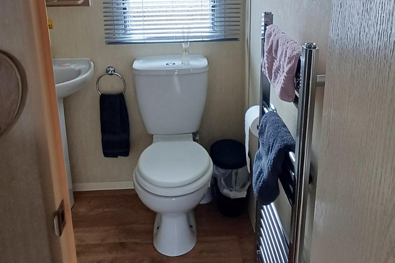 Tattershall Lakes Country Park Larch View Escape Holiday home
