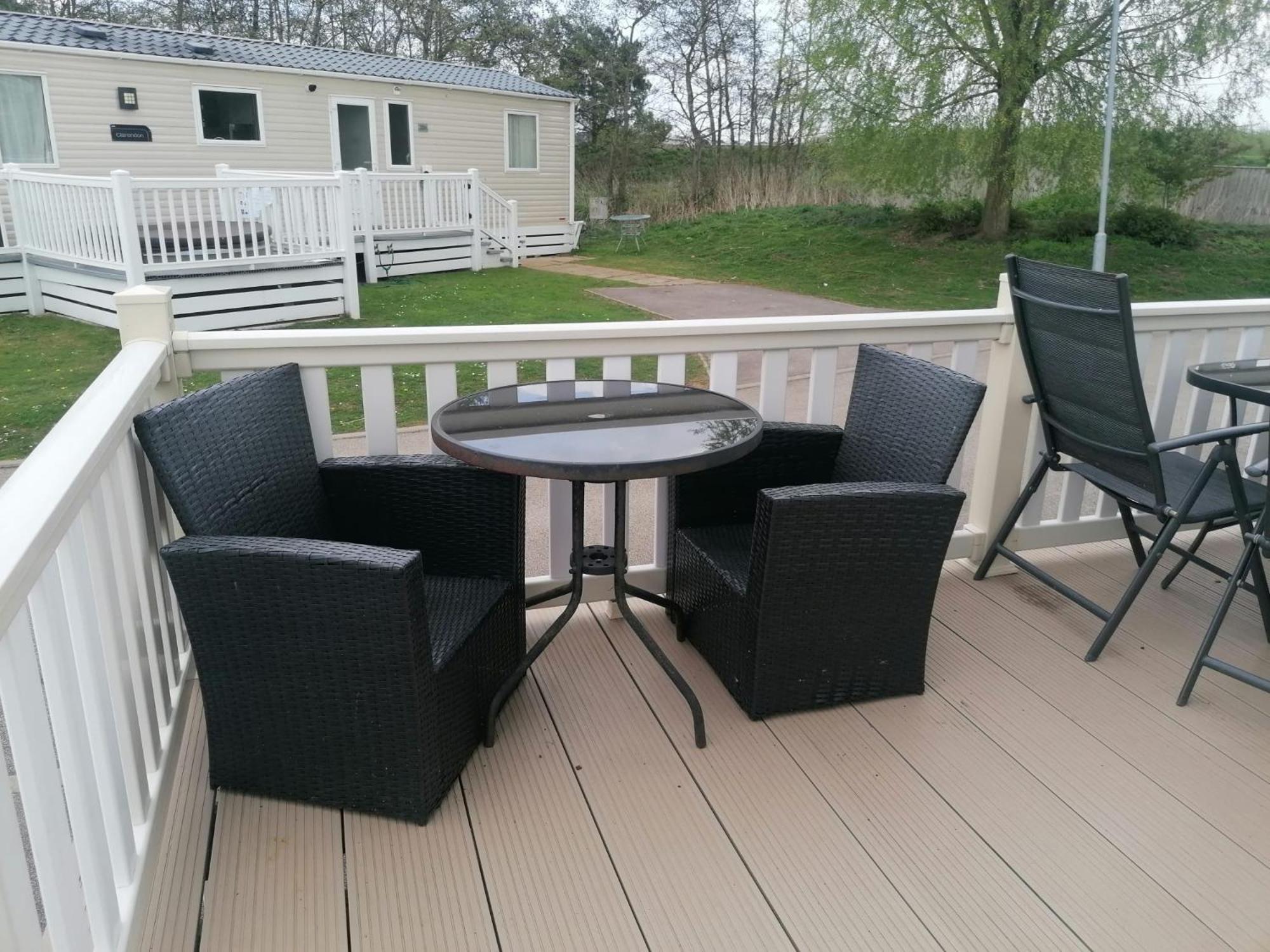 Campsite Luxury Caravan With Hot Tub On Tattershall Lakes *