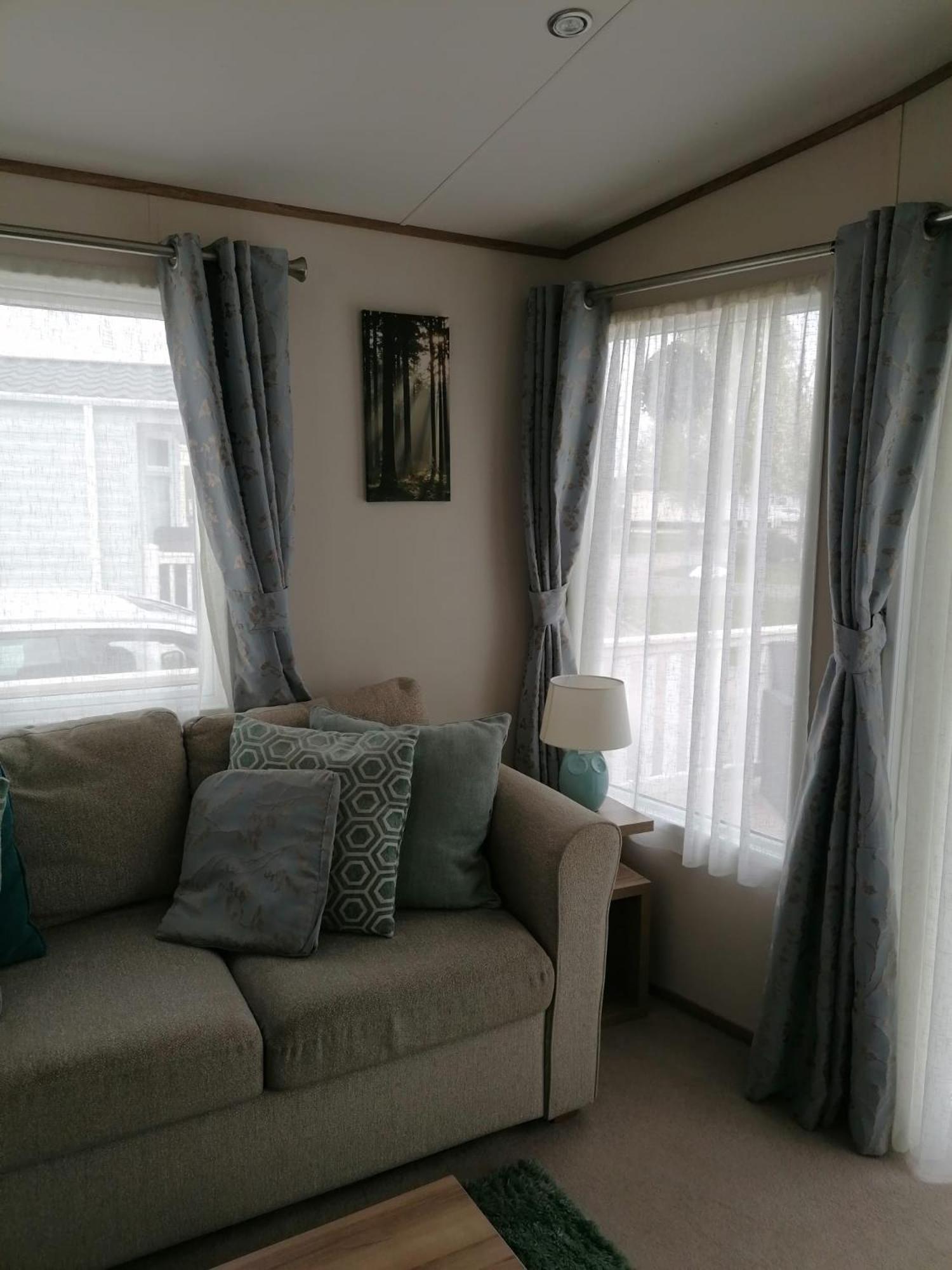Campsite Luxury Caravan With Hot Tub On Tattershall Lakes Lincoln