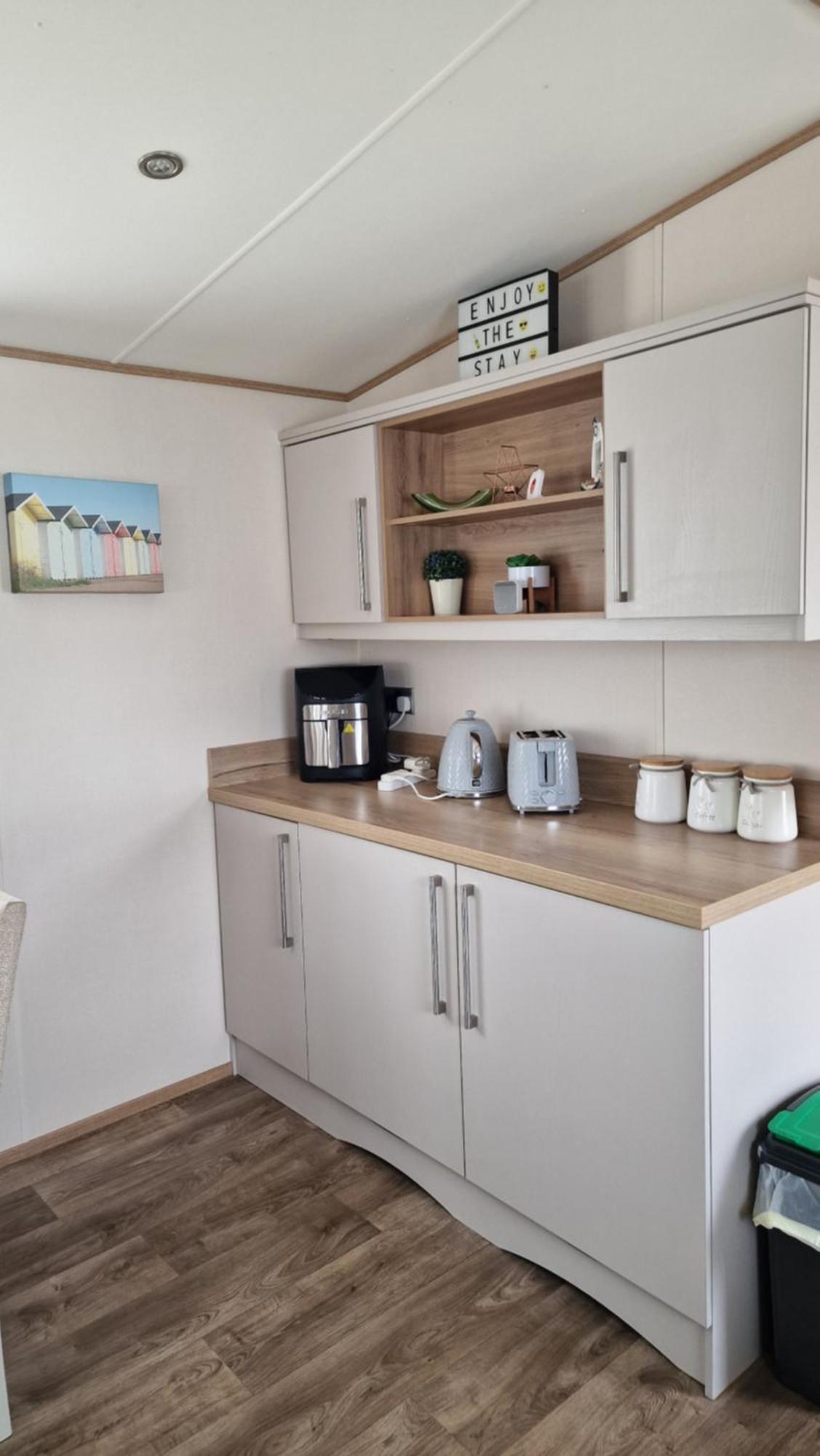 Campsite Luxury Caravan With Hot Tub On Tattershall Lakes