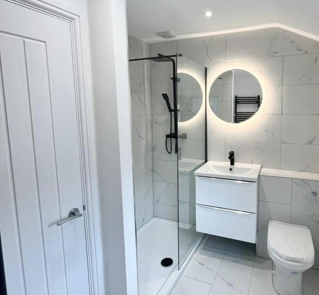 Beautiful, Modern Bright House With Parking, Fast Wifi, Sleeps 5 Holiday home Lincoln