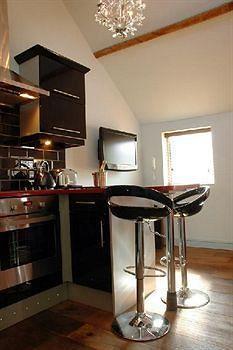 Tennyson Court Hotel 3*
