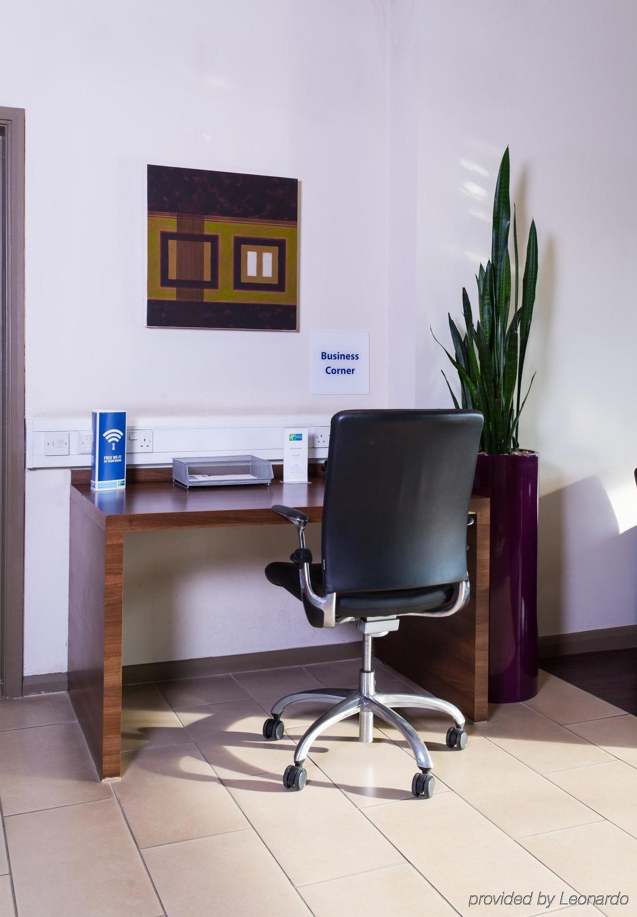 Hotel Express Centre By Ihg