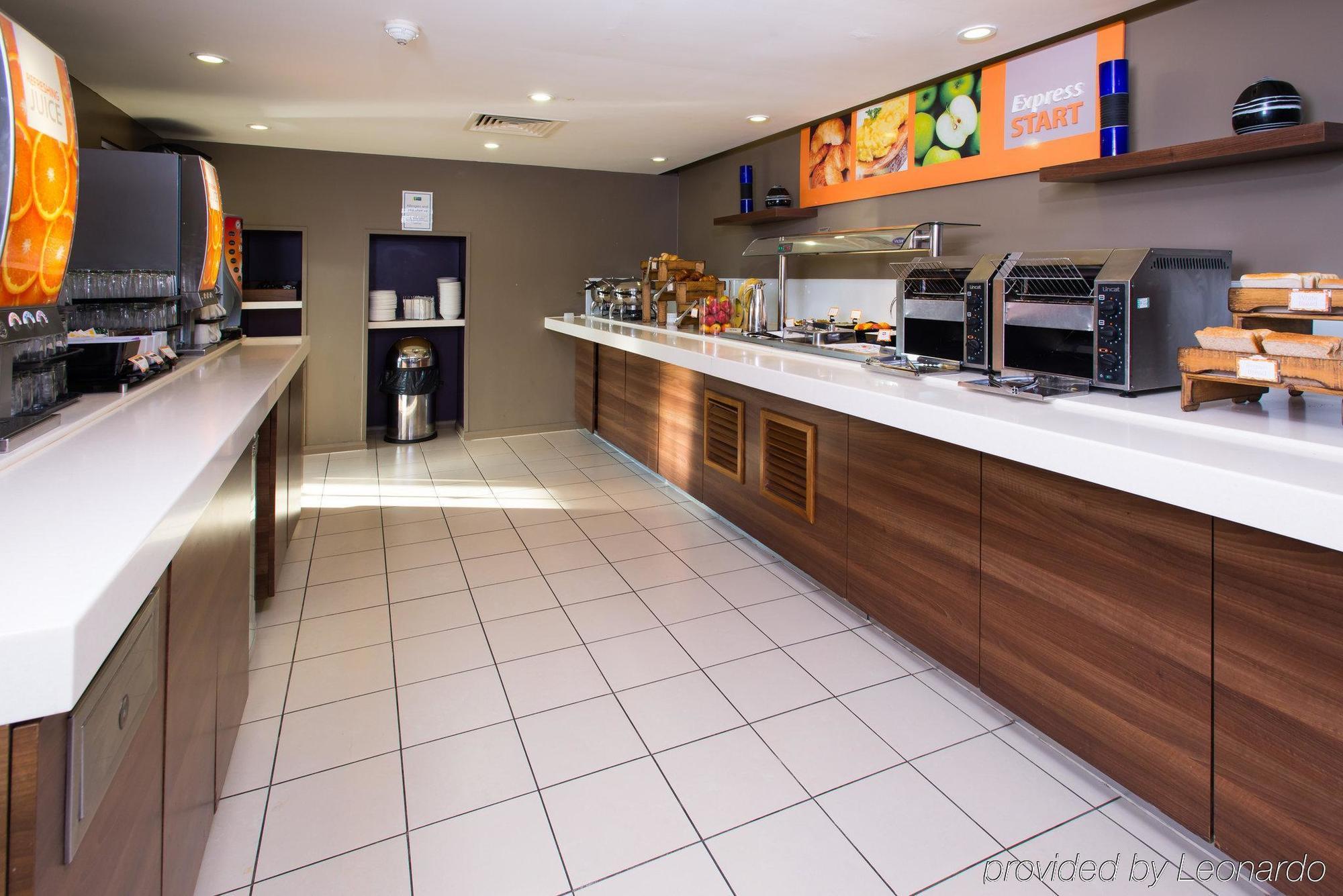 Express Centre By Ihg Hotel