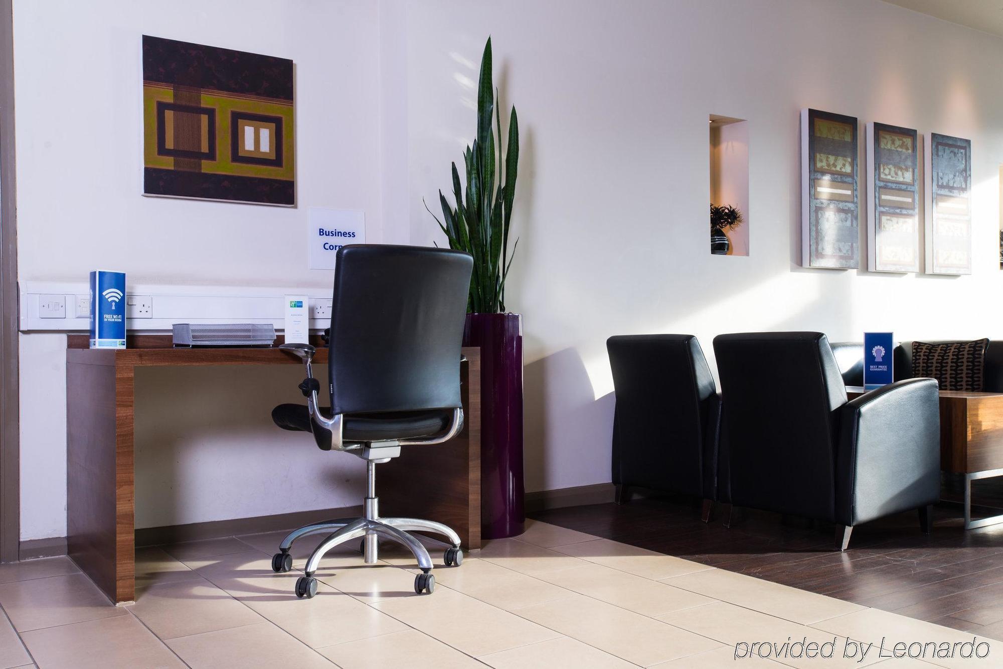 Express Centre By Ihg Hotel 3*