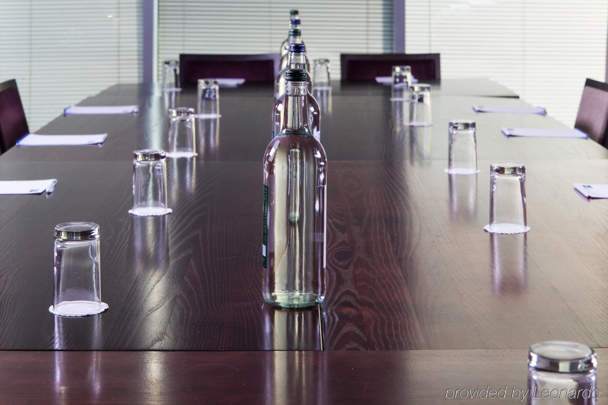 Express Centre By Ihg Hotel 3*