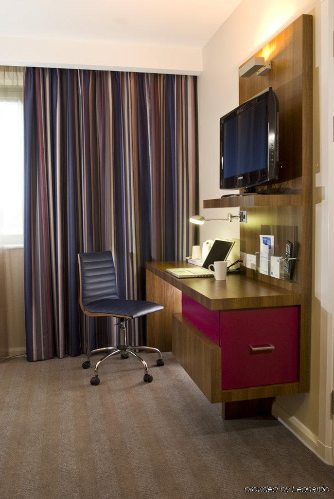 Express Centre By Ihg Hotel