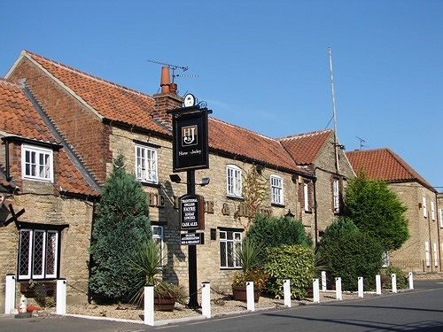 Horse And Jockey Apartment