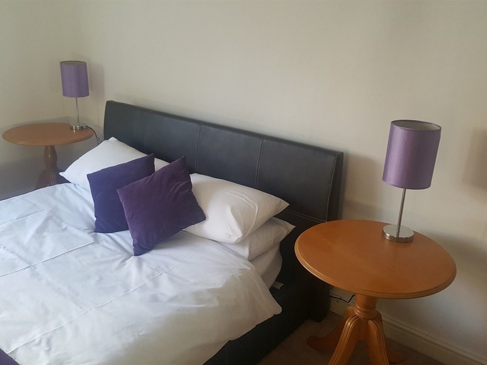 Huckleberrys Bar And Grill Hotel 3*