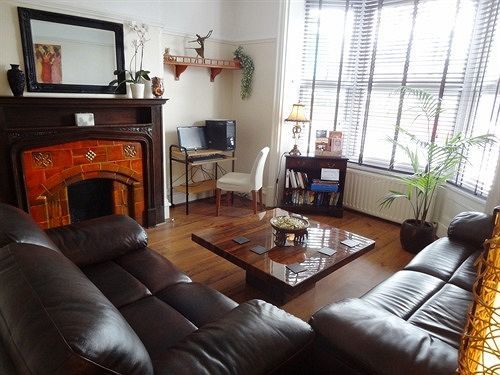 Tennyson Guest house 4*