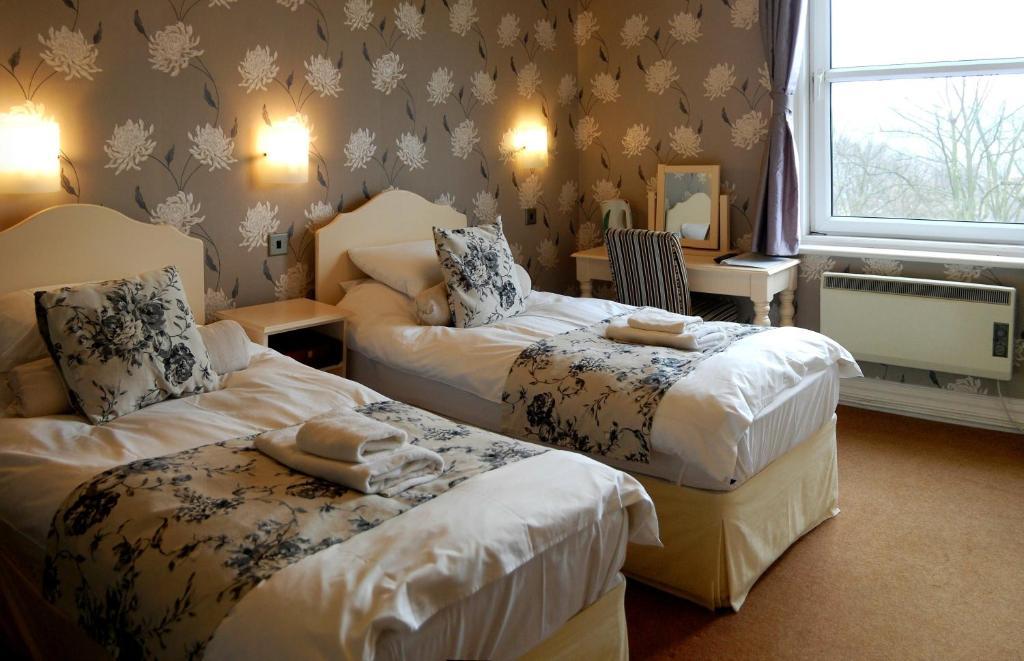 Hillcrest Hotel