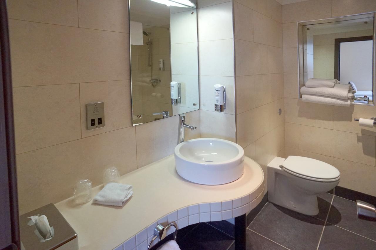 Damon's Hotel 4*