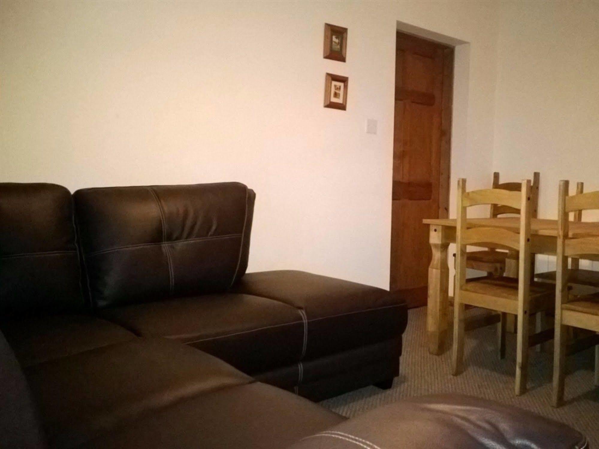 Tennyson Court 3*