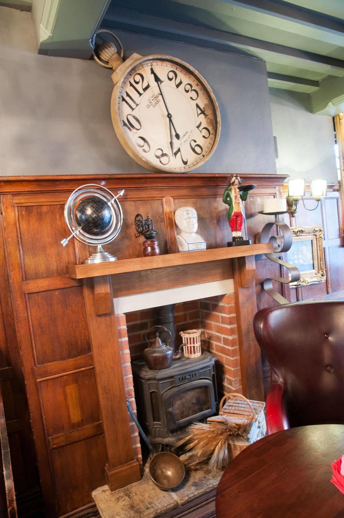 Hotel Huckleberrys Bar And Grill 3*