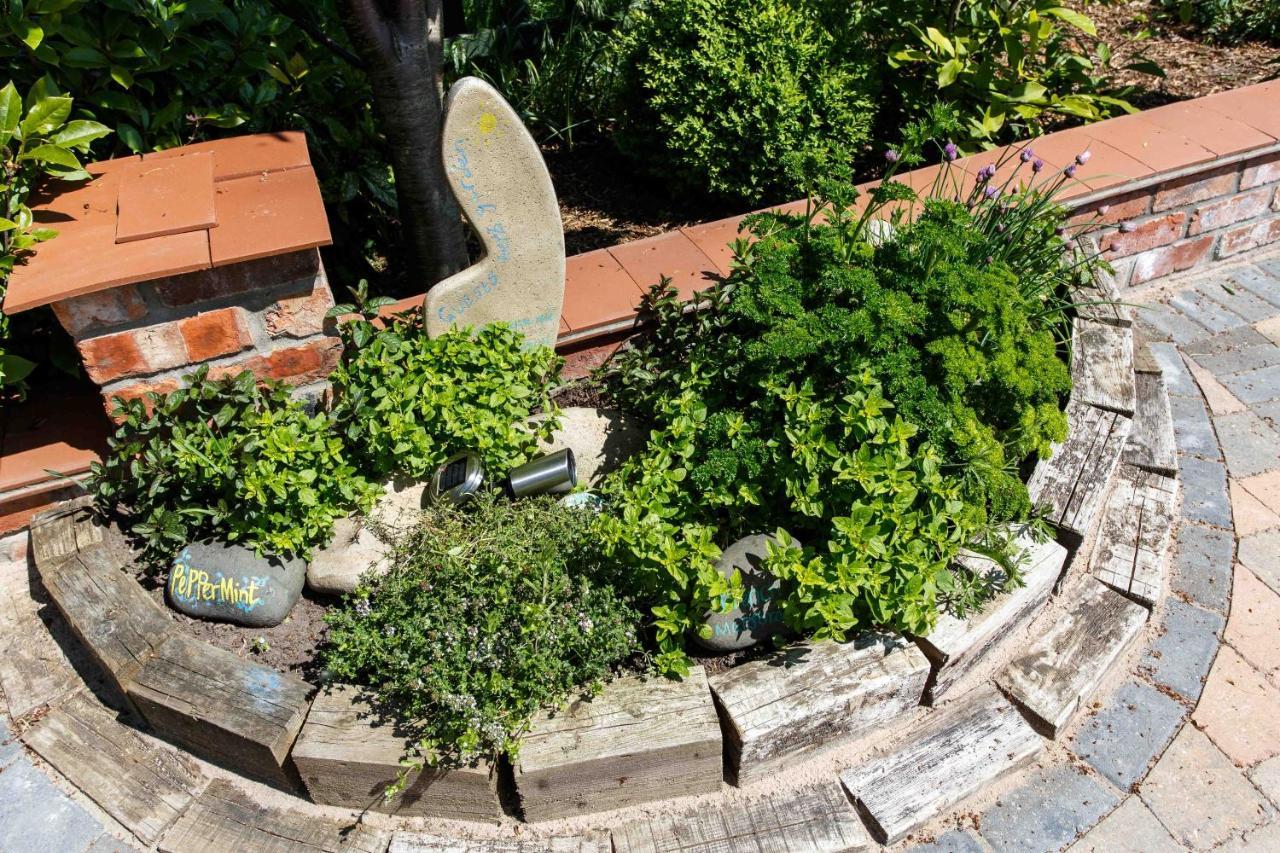 Retreat With Private Hot Tub * Lincoln