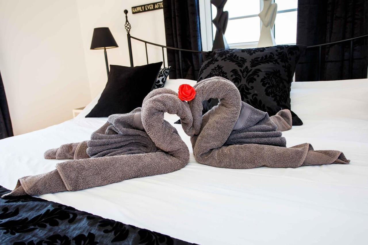 Retreat With Private Hot Tub Holiday home *