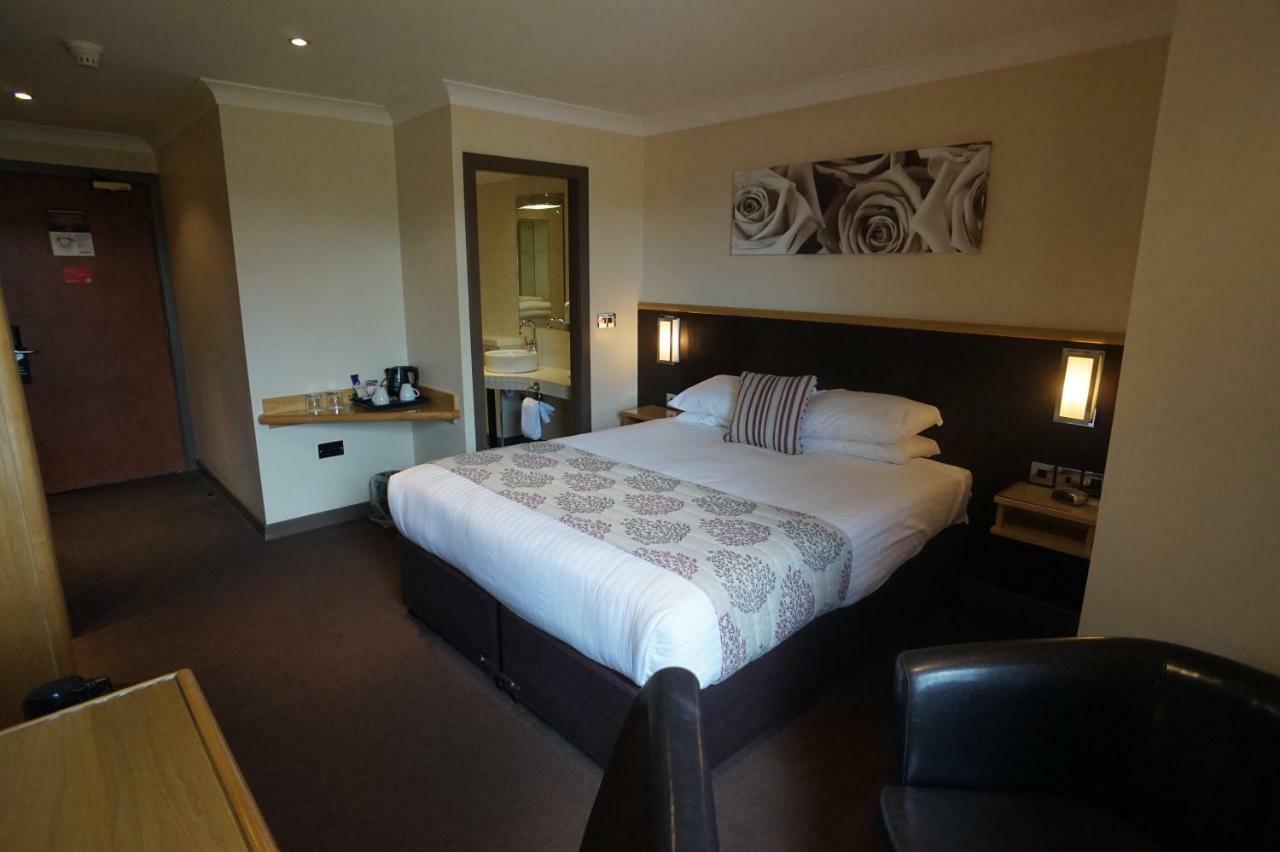 Damon's Hotel Lincoln