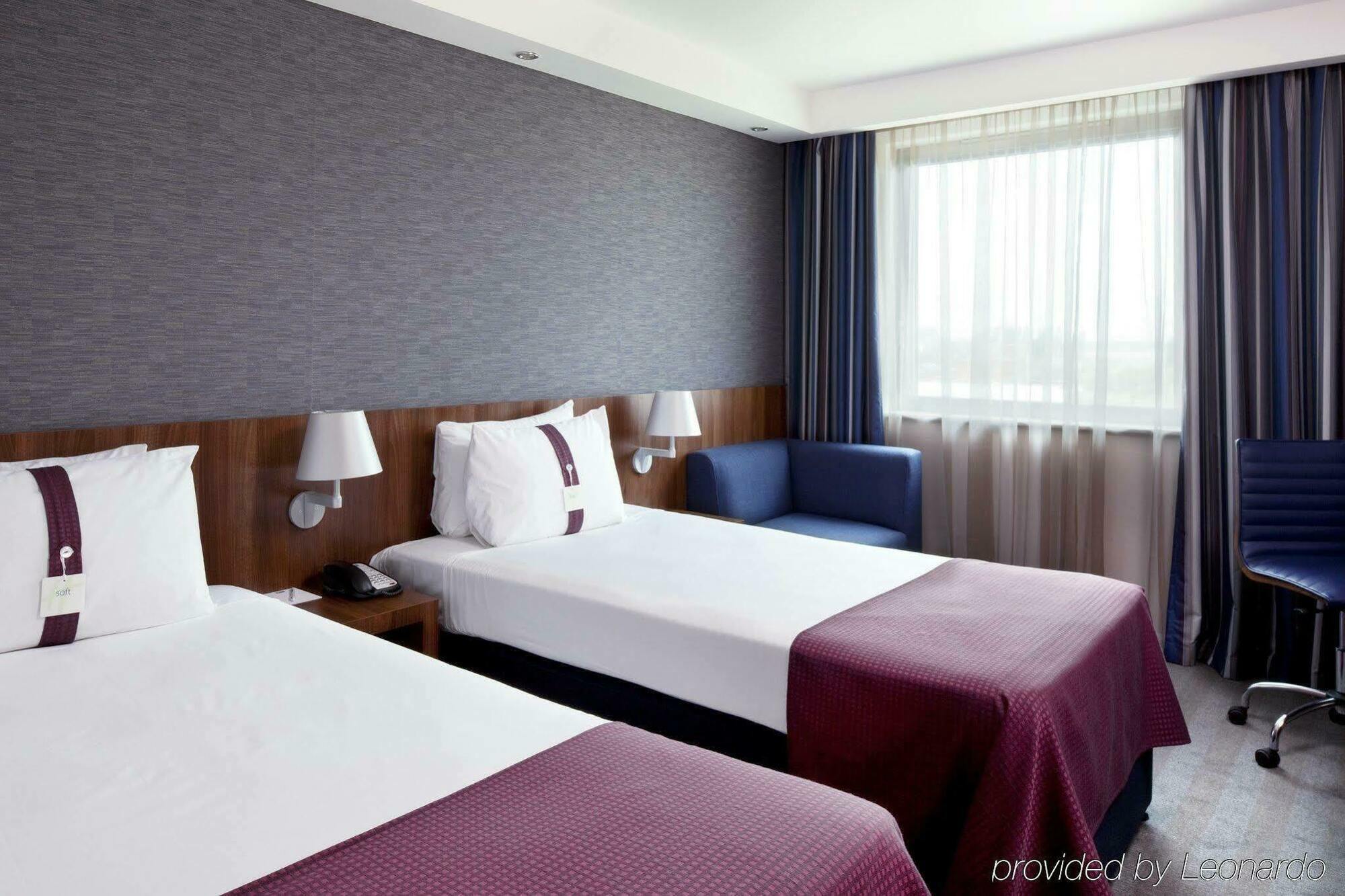 Hotel Express Centre By Ihg 3*