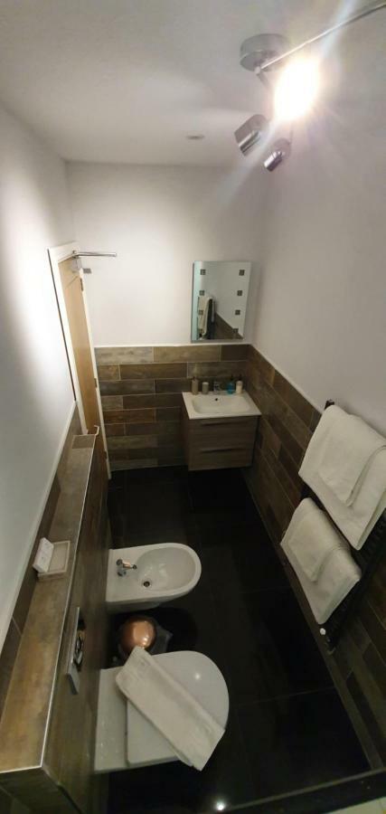 The Bronze Pig Hotel 3*